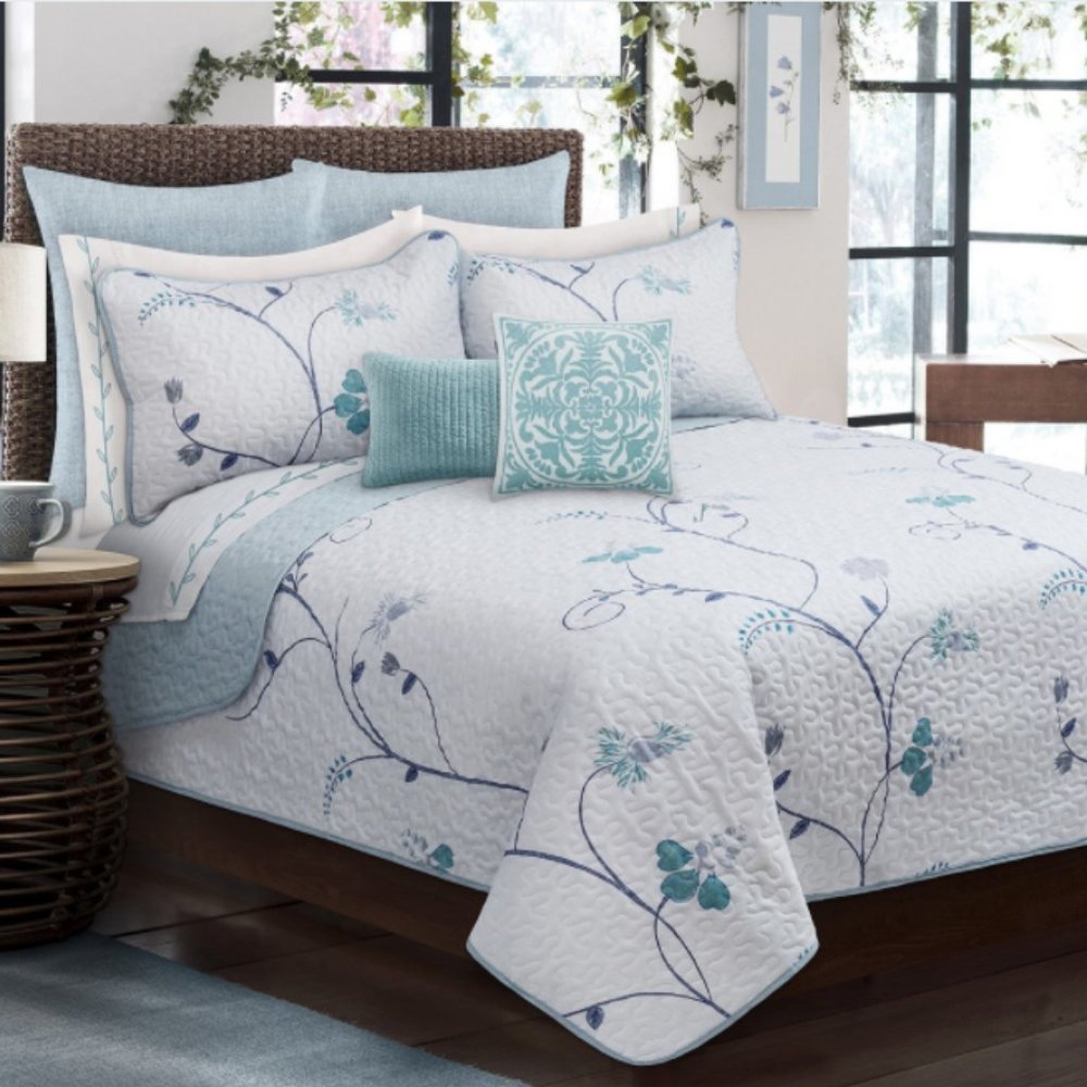 New Whisper KING Size 3 Piece Beautiful Floral Quilt Set